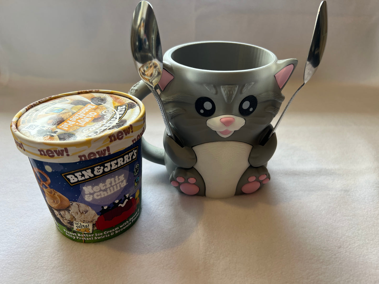 Cleo The Kitty Ice Cream Holder