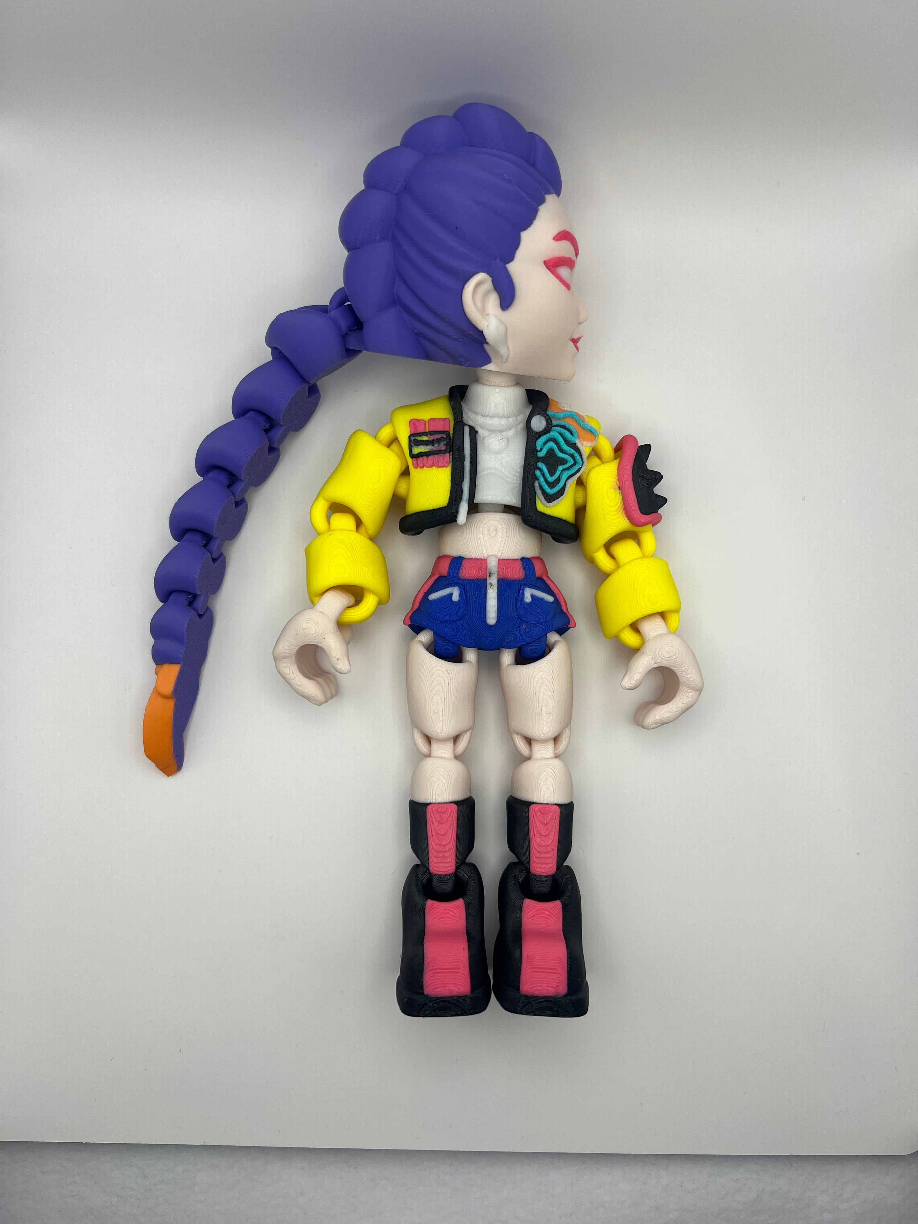 Flexible Rumi Figure – K-Pop Demon Hunters Collectible with Sword